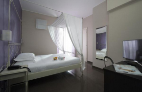 Гостиница Hotel Five  Милан